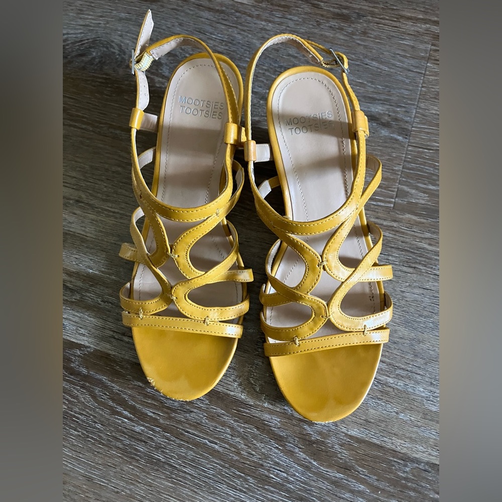 Mootsie Tootsie Yellow Espadrille Sandals - Sz 9